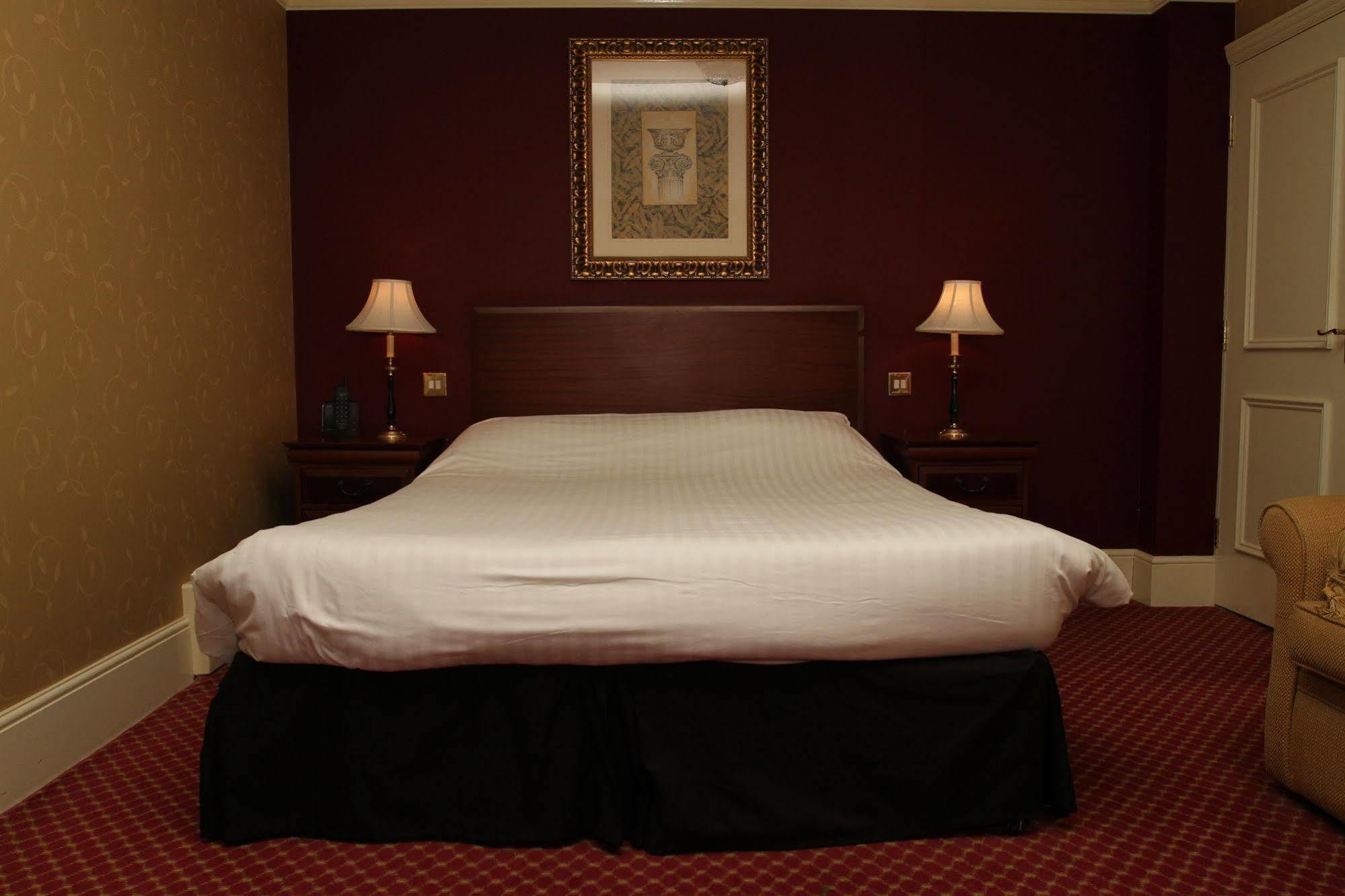 The Orwell Hotel Филикстоу Екстериор снимка